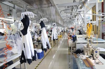 拼多多引领电商西进 闽南冲锋衣西北爆火的背后